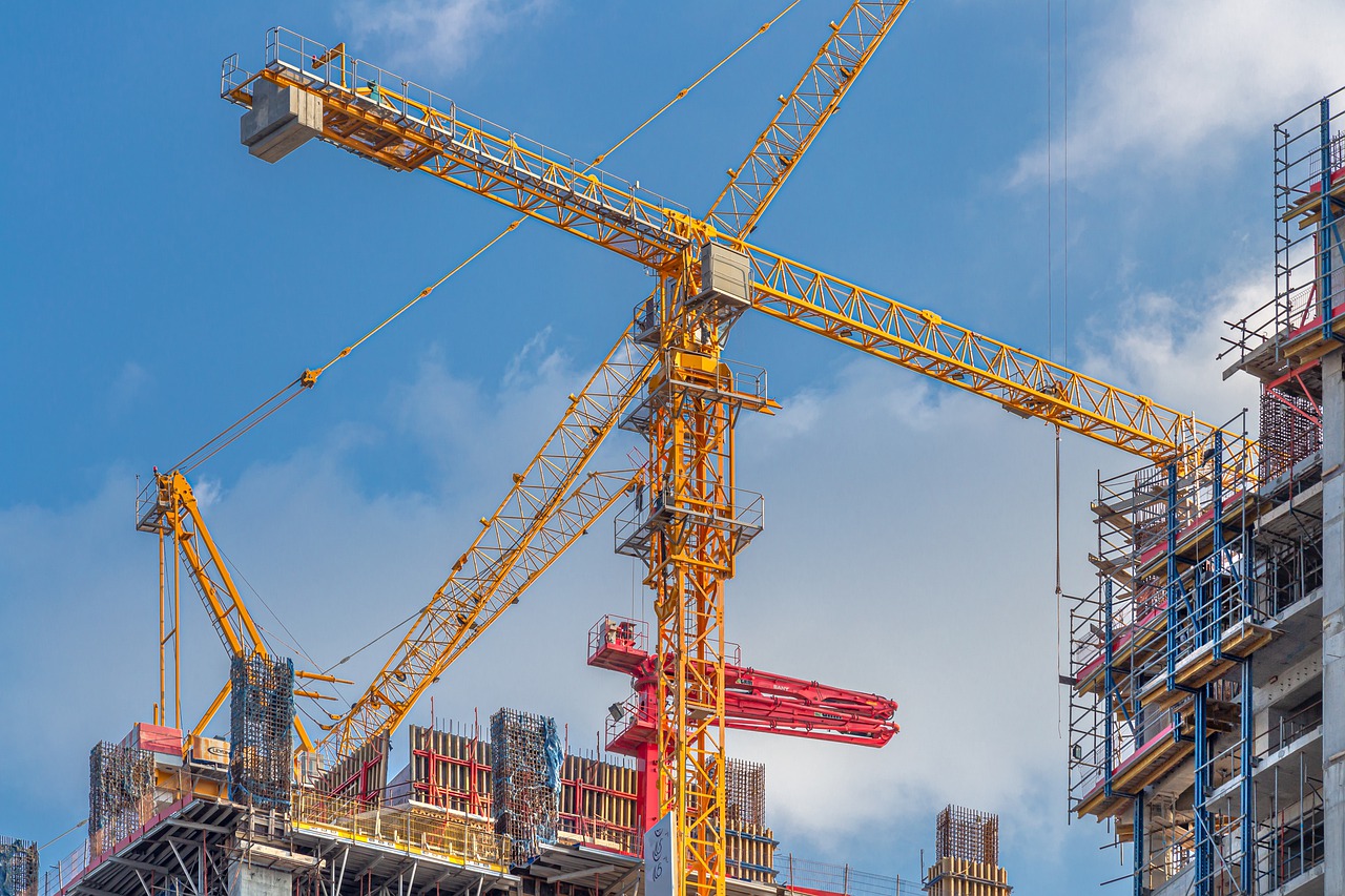 Cranes Build Site Construction 