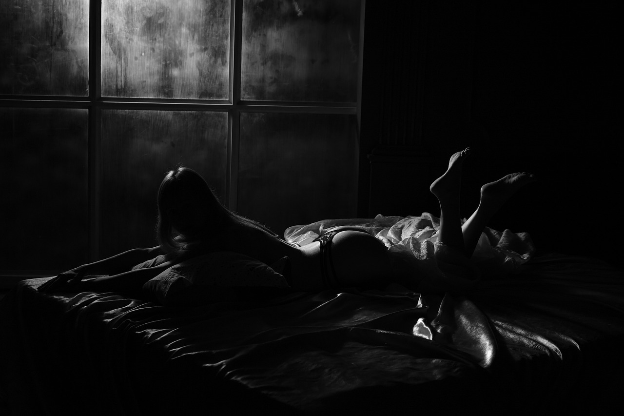 In Bed Night Sex Love Erotic - Victoria_Borodinova / Pixabay