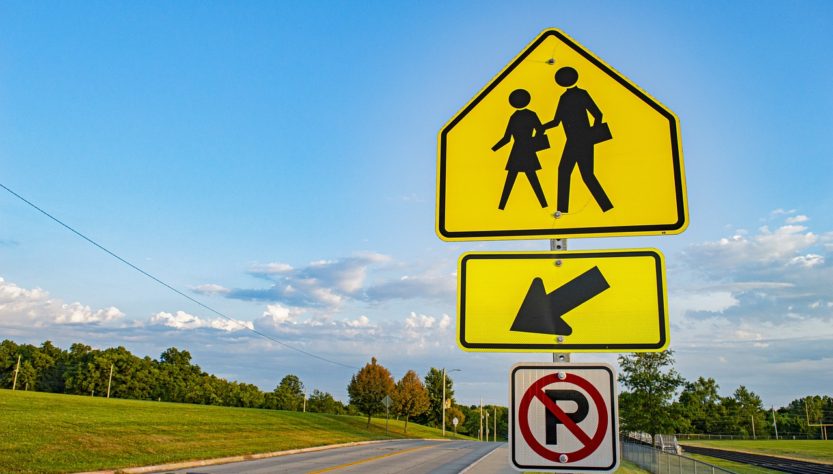 Road Sign Walking Sign  - royharryman / Pixabay