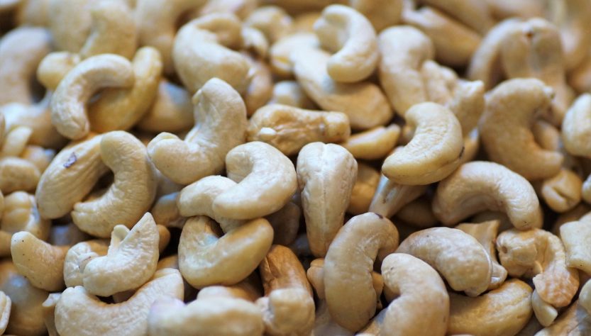 Cashews Fruits Foodstuffs Organic  - ivabalk / Pixabay