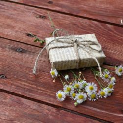 Flowers Chamomile Gift Box Package  - Irenna86 / Pixabay