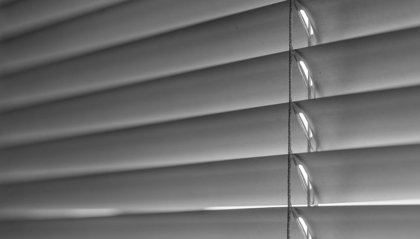 Venetian Blinds The Shade Curtain  - Myriams-Fotos / Pixabay