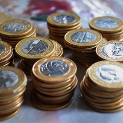 Money Coins Currency Finance  - carlitocanhadas / Pixabay