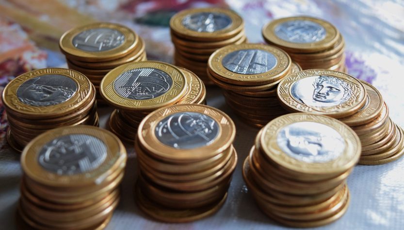 Money Coins Currency Finance  - carlitocanhadas / Pixabay