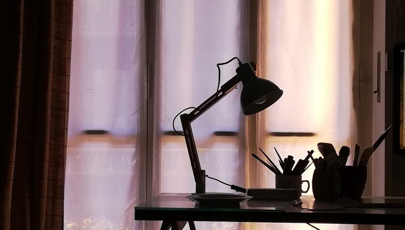 Writing Desk Tents Lamp Backlight  - Massariello / Pixabay