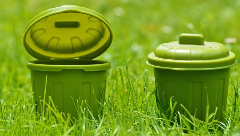 garbage cans green plastic bucket 812448